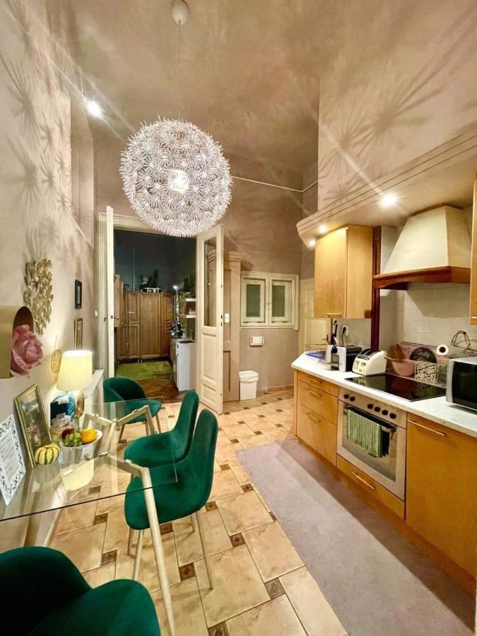 Wonder Deer Lux Apartment At The Parliament Self Check-In Budapest Eksteriør bilde